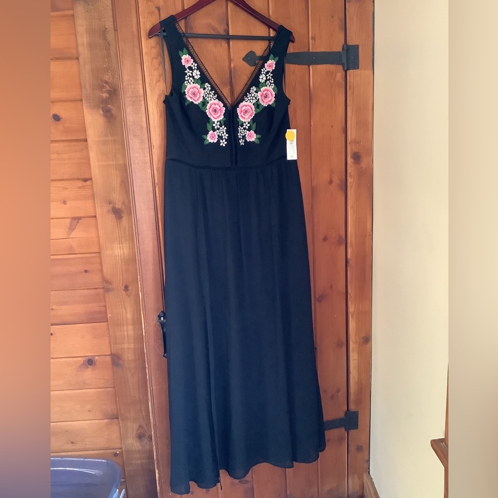 Premier Amour women’s black MAXI dress pink embroidered flowers 14 NWT new